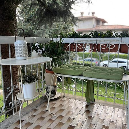 Your Familyapartment In Сирмионе Экстерьер фото