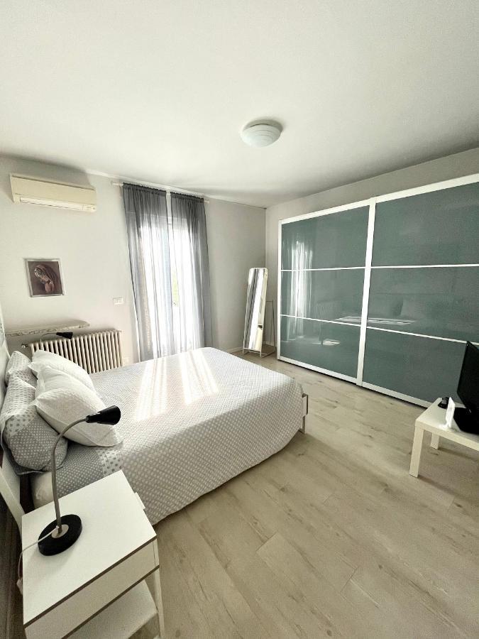 Your Familyapartment In Сирмионе Экстерьер фото