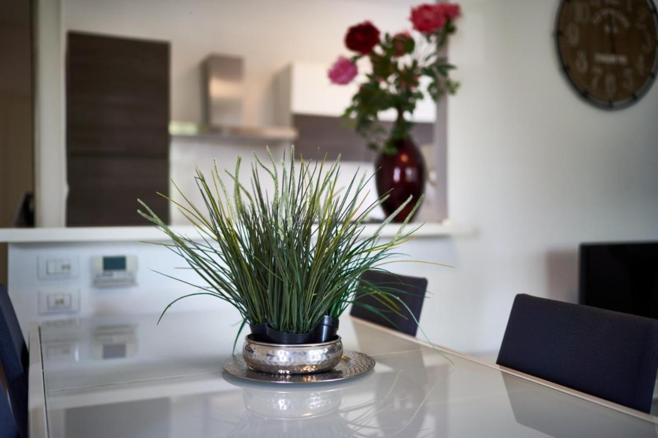 Your Familyapartment In Сирмионе Экстерьер фото